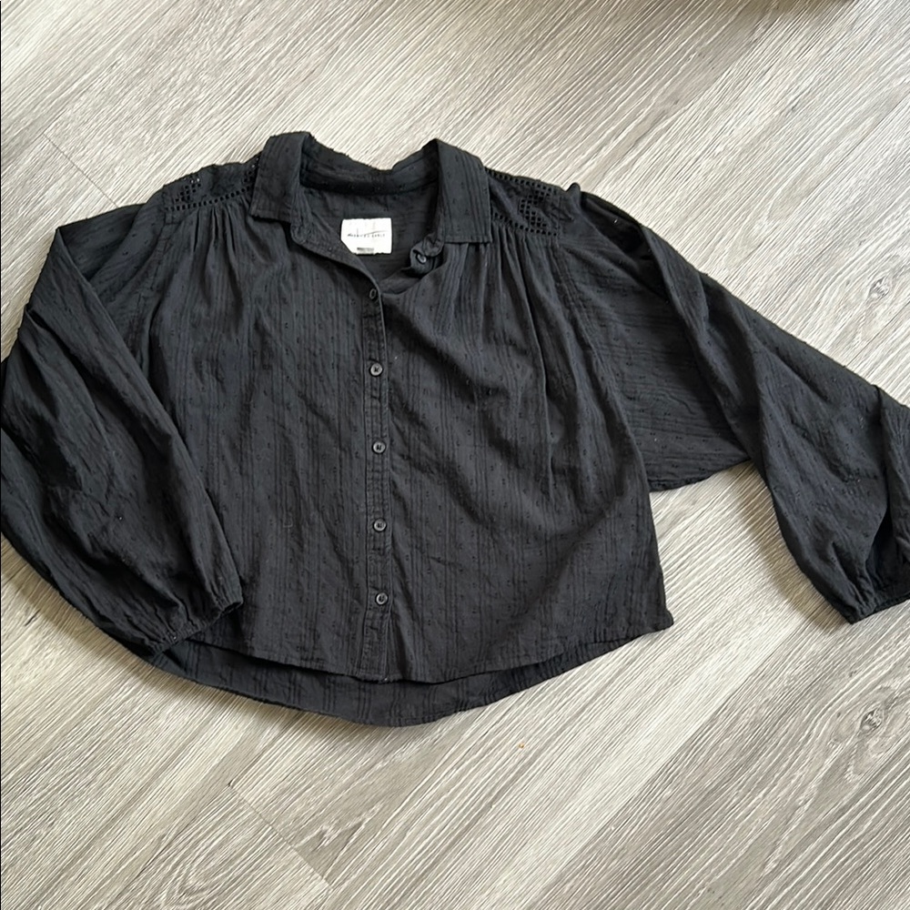American Eagle Outfitters Women’s Textured Button Down Blouse